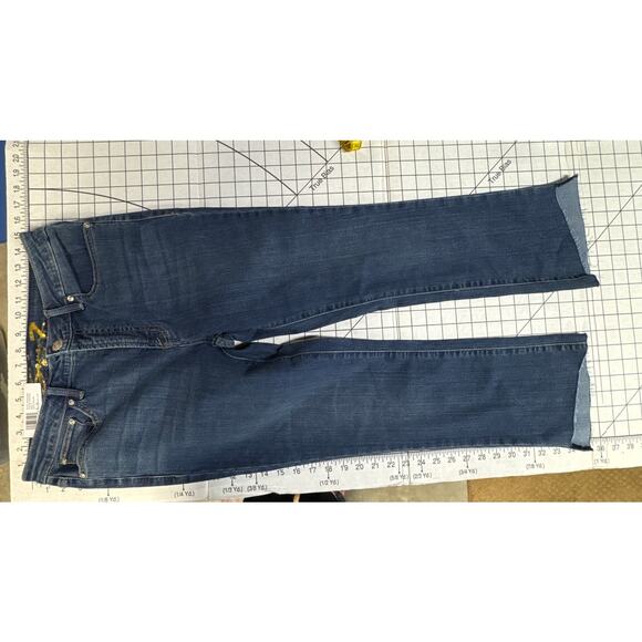 Seven 7 High Rise Step Hem Blue Denim Light Distressed Wash Jeans Women 6 NWT - Picture 8 of 8